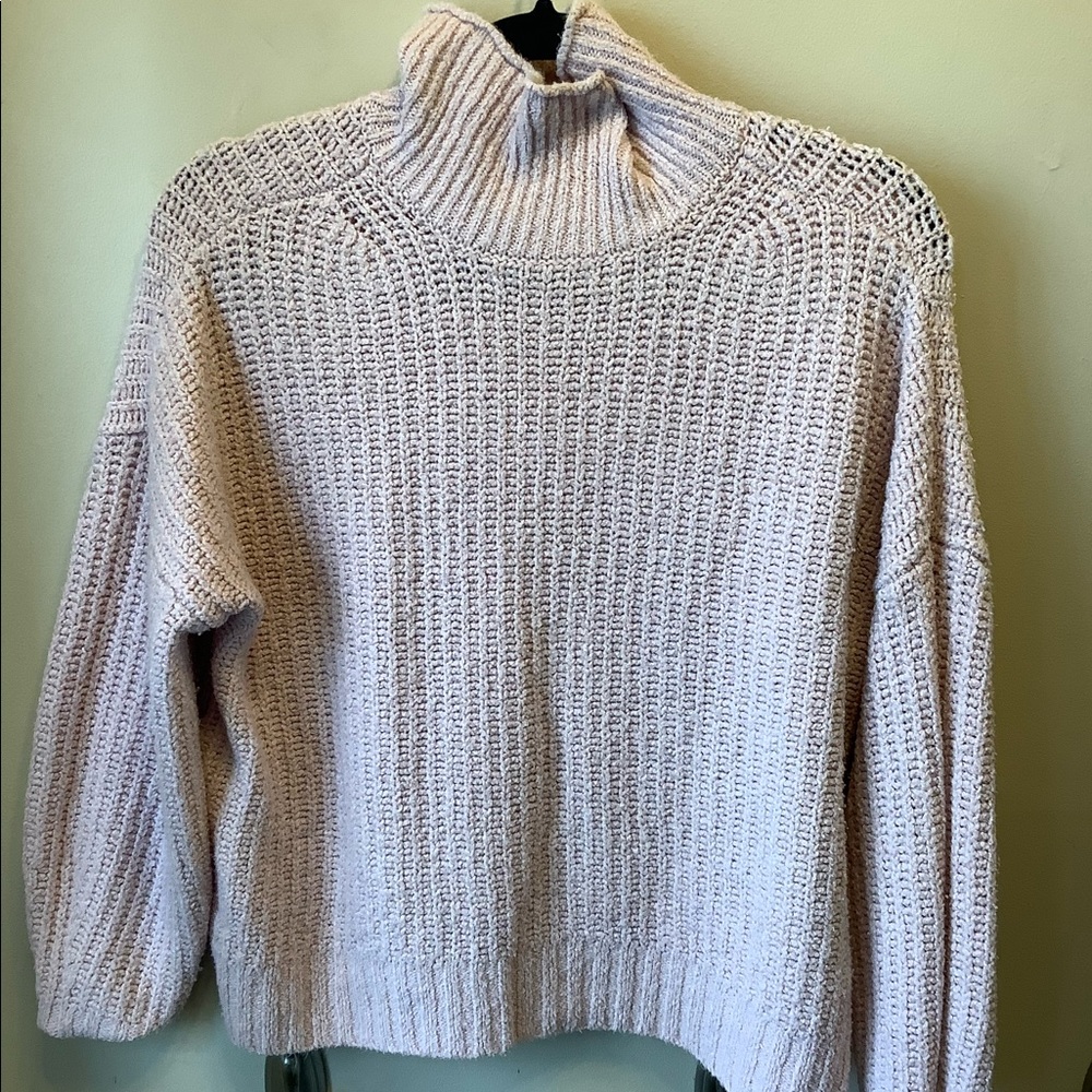 American Eagle pink knit sweater